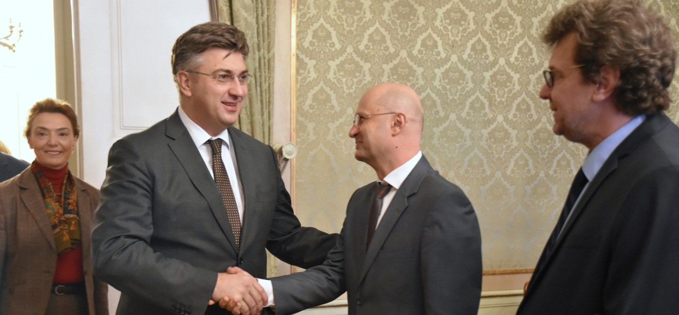 Predsjednik Vlade Andrej Plenković s predstavnicima hrvatske manjine u Republici Srbiji